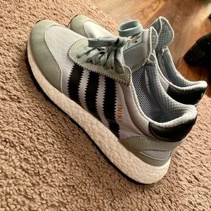 Adidas Iniki